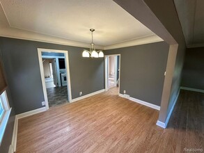 5697 Mayburn St in Dearborn Heights, MI - Building Photo - Building Photo