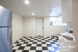 826 W Dakin St in Chicago, IL - Building Photo - Building Photo