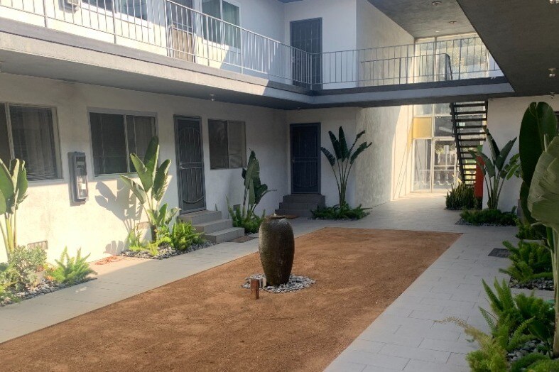 11015 National Blvd in Los Angeles, CA - Building Photo