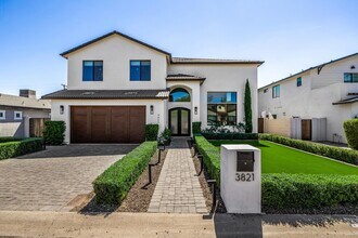 3821 E Devonshire Ave in Phoenix, AZ - Building Photo - Building Photo