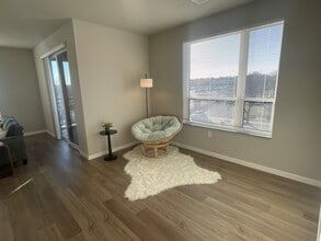 West End @ University Park in Madison, WI - Foto de edificio - Building Photo