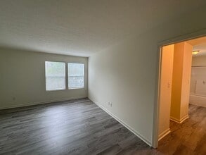1176 N Aberdeen Dr in Franklin, IN - Building Photo - Building Photo