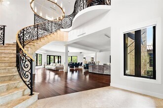 6700 Granada Blvd in Coral Gables, FL - Building Photo - Building Photo