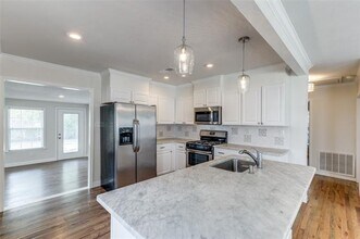 852 Northwood Rd in Fort Worth, TX - Building Photo - Building Photo