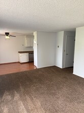 3003-3003 Juanipero Way in Medford, OR - Building Photo - Building Photo