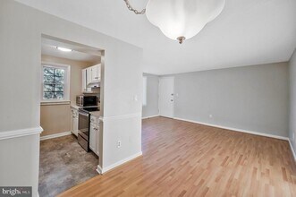 704 S Arlington Mill Dr in Arlington, VA - Building Photo - Building Photo