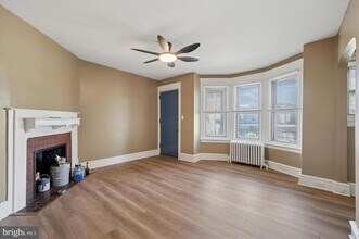 5215 Spruce St, Unit B in Philadelphia, PA - Building Photo - Building Photo