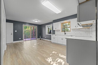 760 E North Broadway St in Lombard, IL - Building Photo - Building Photo