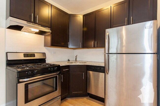 property at 432 W Surf St