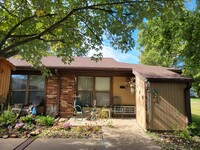 Oak Hill in Valley Falls, KS - Foto de edificio - Building Photo