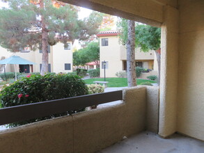 7008 E Gold Dust Ave, Unit 110 in Paradise Valley, AZ - Building Photo - Building Photo