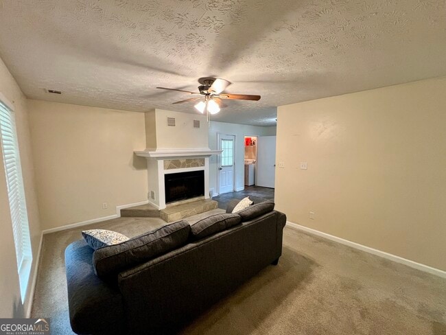 3 Log Ct in Newnan, GA - Building Photo - Building Photo