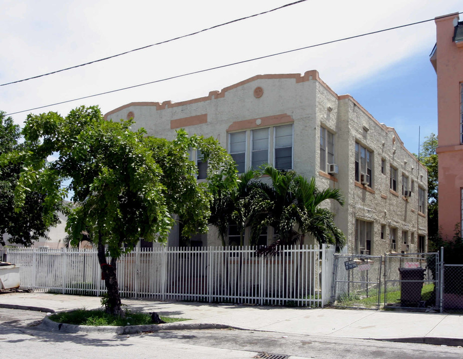 734 SW 2nd St in Miami, FL - Building Photo