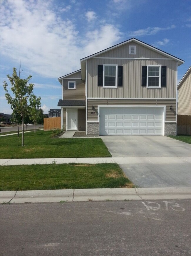 property at 690 W Ramsbrook St