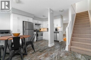 200 Emma St in Chatham, ON - Building Photo