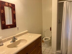 8301 Zitola Ter, Unit 1 in Playa Del Rey, CA - Foto de edificio - Building Photo