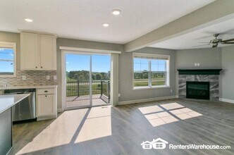 9939 5th St Ln N in Lake Elmo, MN - Foto de edificio - Building Photo