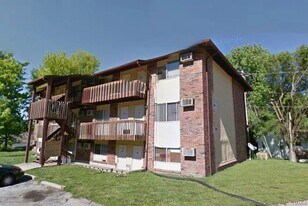 4500 W Washington St in Belleville, IL - Building Photo