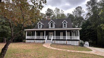 8434 Majors Rd in Cumming, GA - Building Photo