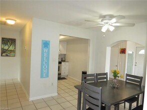 717 95th Ave N in Naples, FL - Building Photo - Building Photo