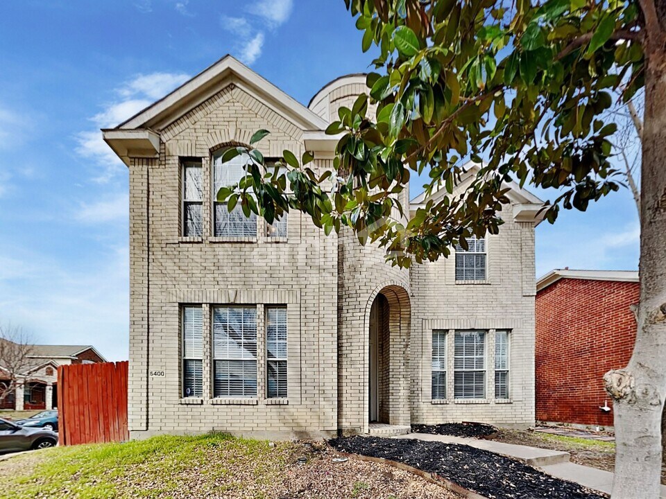 5400 Redwater Ct in The Colony, TX - Building Photo