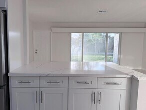 231 NE 16th Ave in Pompano Beach, FL - Foto de edificio - Building Photo