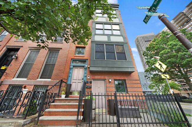 2 Mercer St in Jersey City, NJ - Building Photo - Building Photo