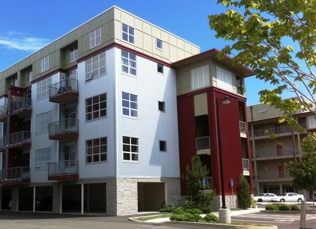 3930 Abbey Ln in Astoria, OR - Foto de edificio - Primary Photo