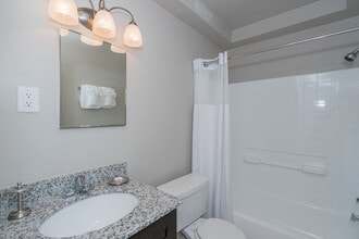 Elevations One in Woodbridge, VA - Foto de edificio - Building Photo