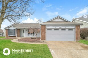 4163 Fox Crossing Dr, Unit 1616 in Florissant, MO - Building Photo