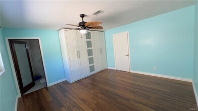 29315 Melia Way Dr in Santa Clarita, CA - Building Photo - Building Photo
