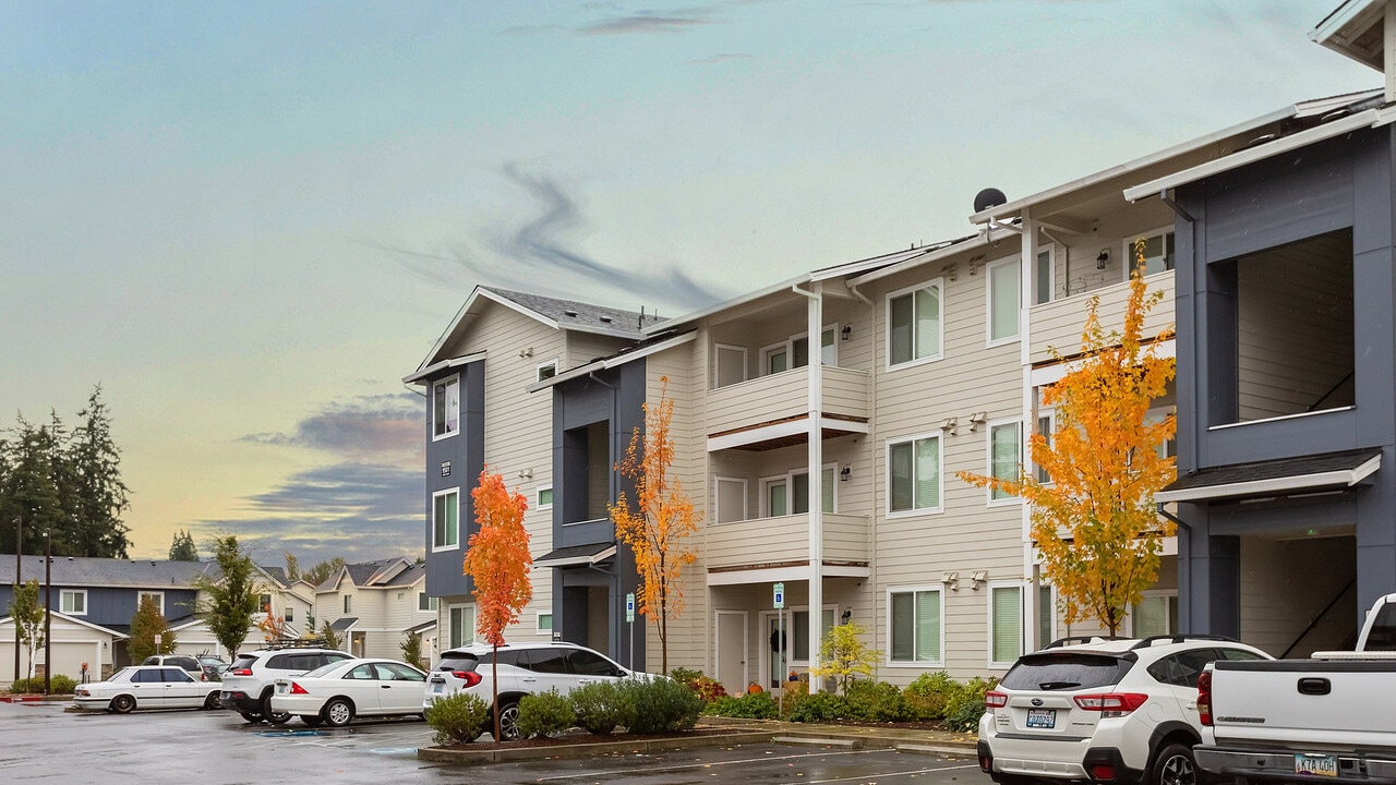 ALDERBROOK APARTMENTS- PREMIER, AFFORDABLE in Vancouver, WA - Building Photo