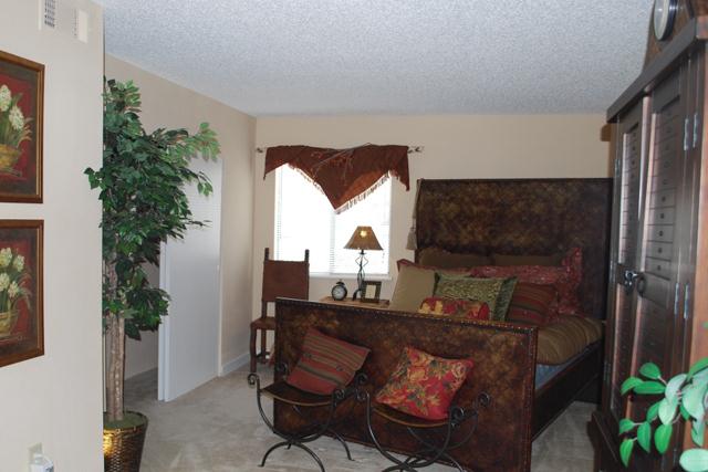 The Lodge of Overland Park in Overland Park, KS - Building Photo