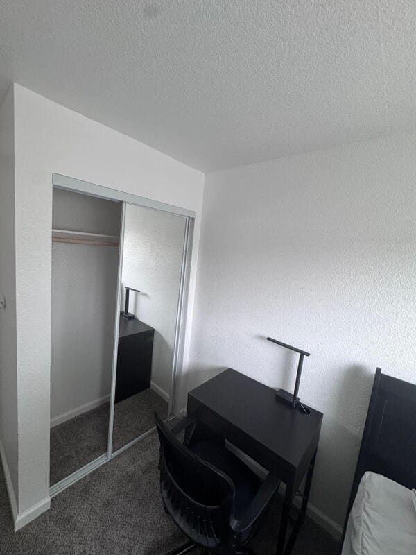 2445 Town Cir in Sacramento, CA - Foto de edificio - Building Photo