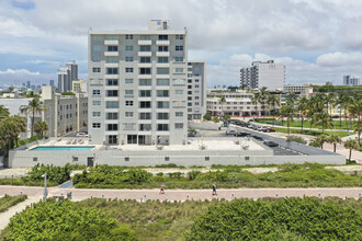 Royal Atlantic Condo in Miami Beach, FL - Building Photo - Building Photo