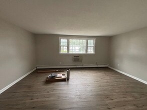 1-7 Meisner in Salem, NH - Foto de edificio - Interior Photo