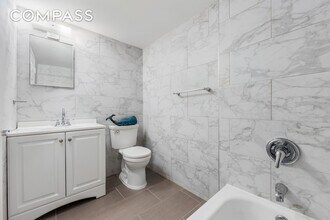 226 W 123rd St, Unit 2 in New York, NY - Building Photo - Building Photo