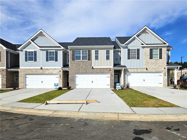 334 Lanier Cir in Woodstock, GA - Building Photo - Building Photo