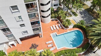 2400 SW 3rd Ave in Miami, FL - Building Photo