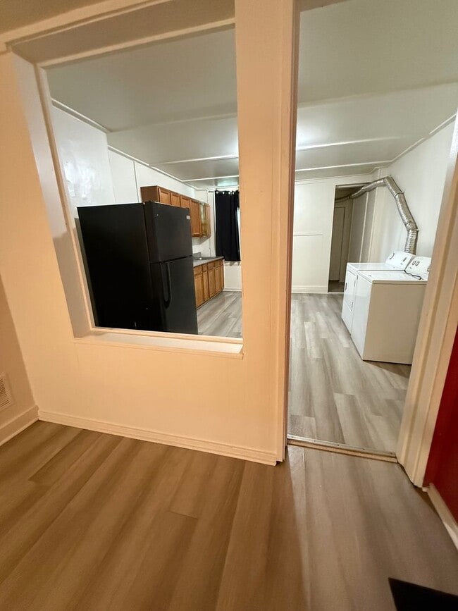 220 N Luzerne Ave in Baltimore, MD - Building Photo - Building Photo