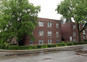 841-869 Millwood Rd in Toronto, ON - Building Photo - Building Photo