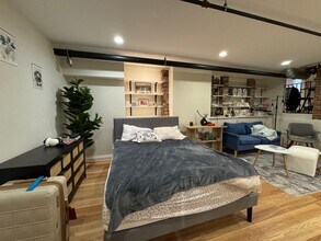 1110 Massachusetts Ave, Unit 1 in Cambridge, MA - Building Photo - Building Photo