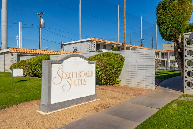 Scottsdale Suites Apartments in Scottsdale, AZ - Building Photo - Building Photo
