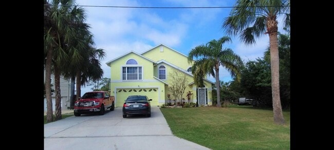 7639 Wells Ct in Port Richey, FL - Building Photo - Building Photo