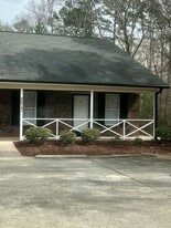 2017 Grandhaven Dr in Mount Holly, NC - Building Photo