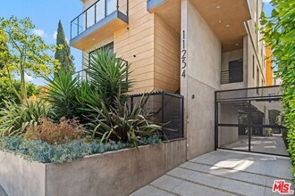 11254 Mississippi Ave in Los Angeles, CA - Building Photo - Building Photo