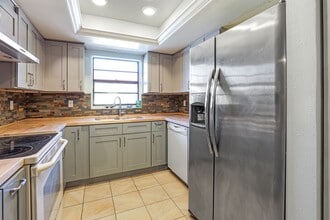 1403 56th St W in Bradenton, FL - Building Photo - Building Photo