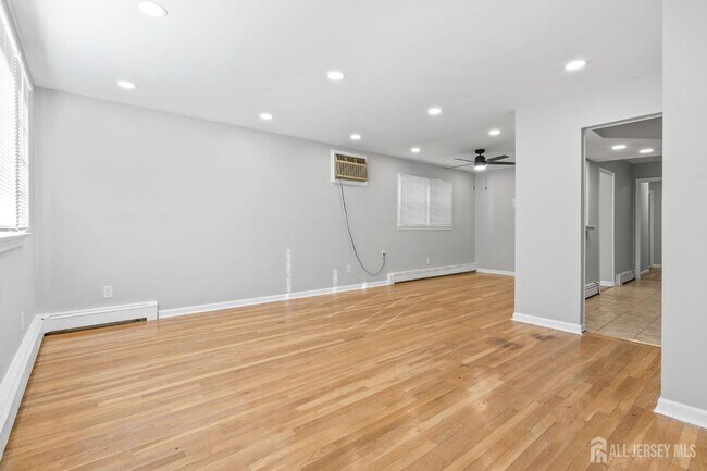 382 Cator Ave in Jersey City, NJ - Foto de edificio - Building Photo