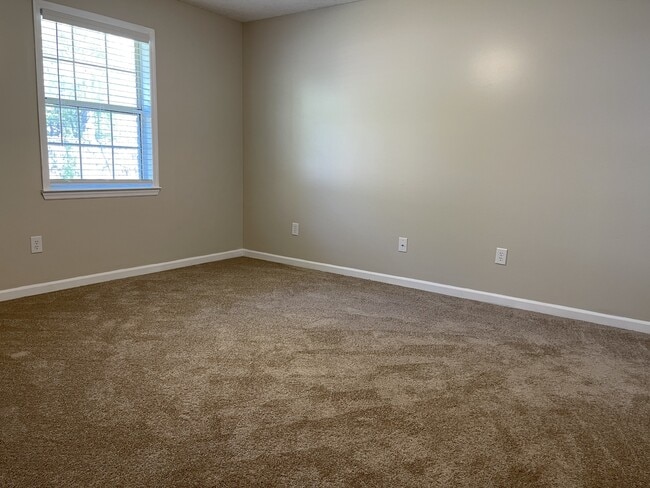 713 Dover Ln in Hinesville, GA - Building Photo - Building Photo