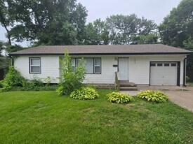 10405 E 69th St in Raytown, MO - Building Photo